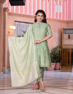 Thumbnail for Juniper Women's Green Floral Printed Chanderi Kurta Set With Buttons & Sequins - Distacart