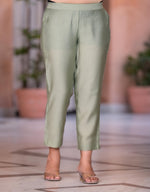 Thumbnail for Juniper Women's Green Floral Printed Chanderi Kurta Set With Buttons & Sequins - Distacart