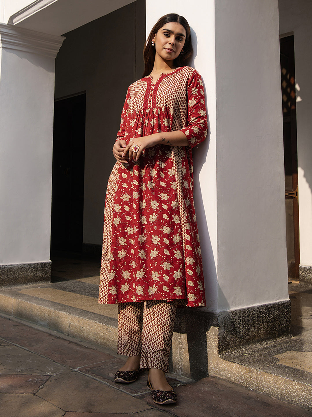 Janasya A-Line Cambric Red Floral Notch Neck Kurta & Bottom