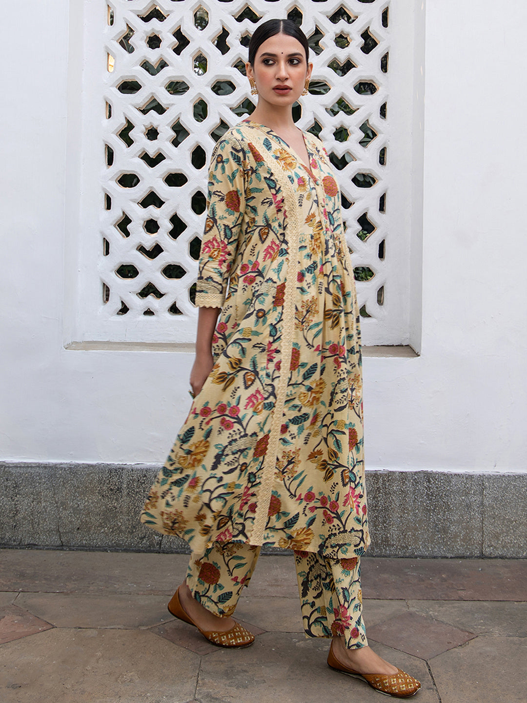 Janasya Gathered Cambric Beige Floral V-Neck Kurta & Bottom - Distacart