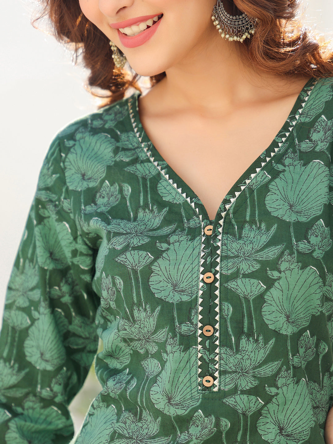 Janasya Dark Cotton Floral Straight Kurta Set