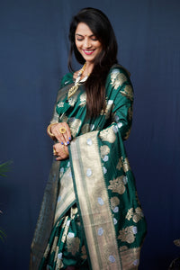 Thumbnail for Jyoti Fashion Women's Bottle Green Handloom Banarasi Silk Zari Woven Saree with Blouse