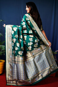 Thumbnail for Jyoti Fashion Women's Bottle Green Handloom Banarasi Silk Zari Woven Saree with Blouse