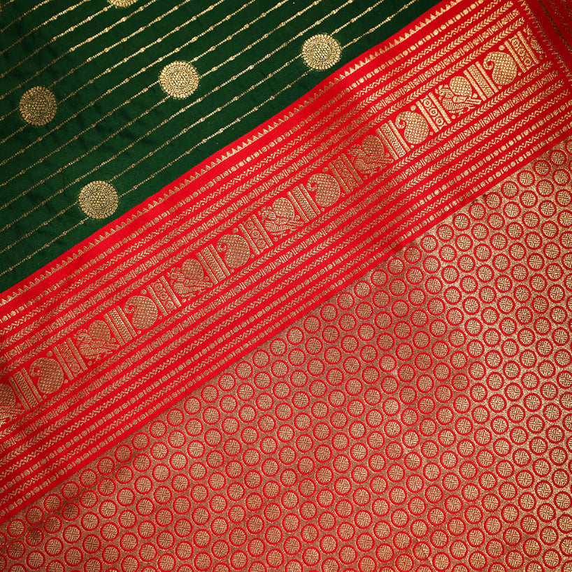 NOZ2TOZ Women Green Katan Silk Saree