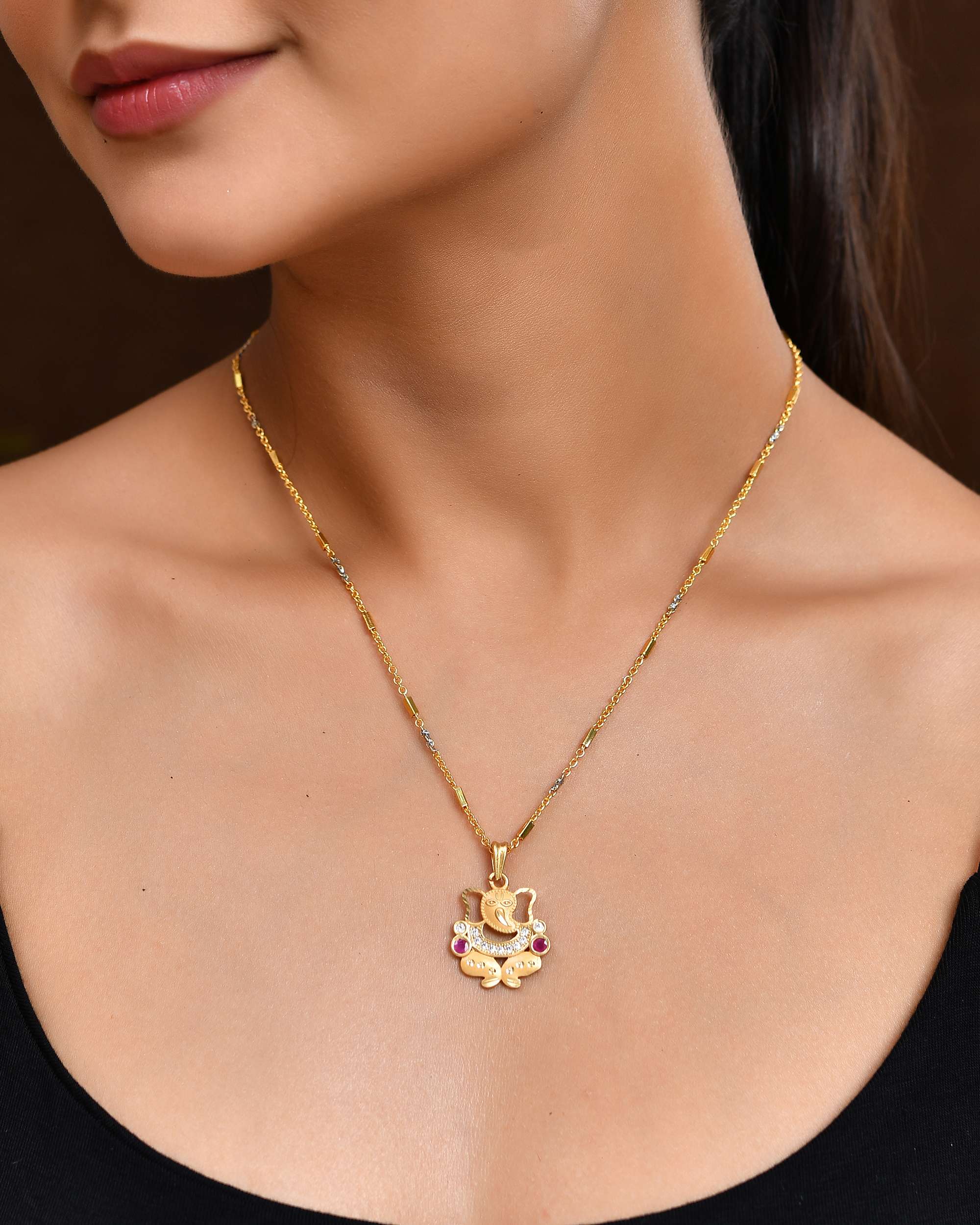 Jewels Nest Traditional Gold-Tone Pendant Chain with Ruby Accents