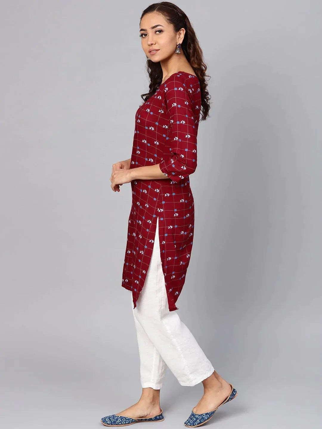 Women Maroon & Off-White Checked Straight Kurta - Rasiya