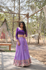 Thumbnail for Lorenvalley Lavender Pure Viscose Jacquard with Kalamkari Jari Border Lehenga Choli - Distacart