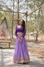 Thumbnail for Lorenvalley Lavender Pure Viscose Jacquard with Kalamkari Jari Border Lehenga Choli - Distacart