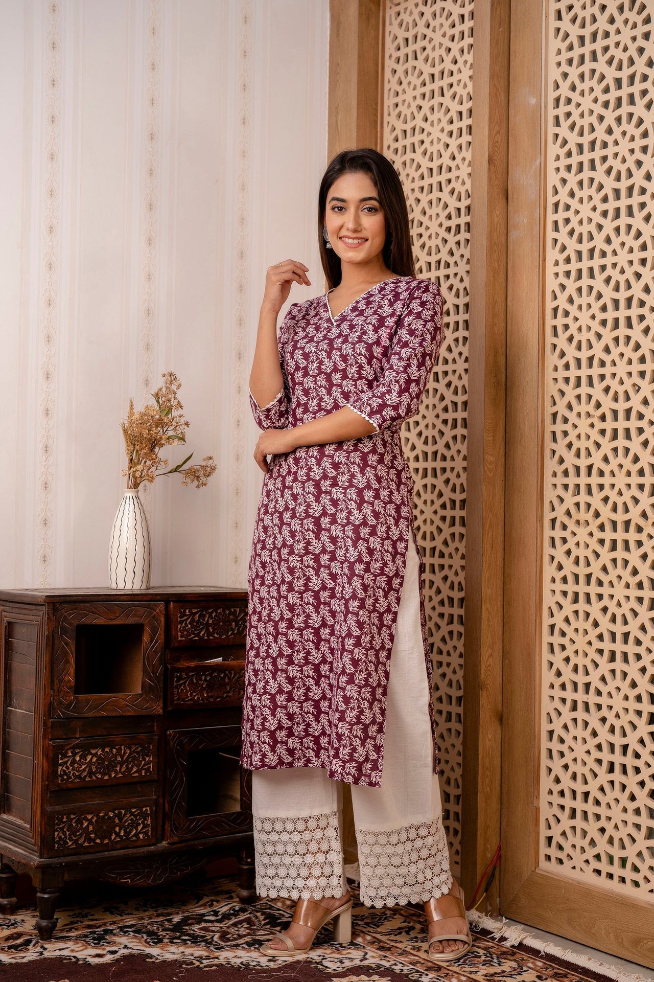 Women Purple Printed Straight Kurta with Three Quarter Sleeves - Rasiya