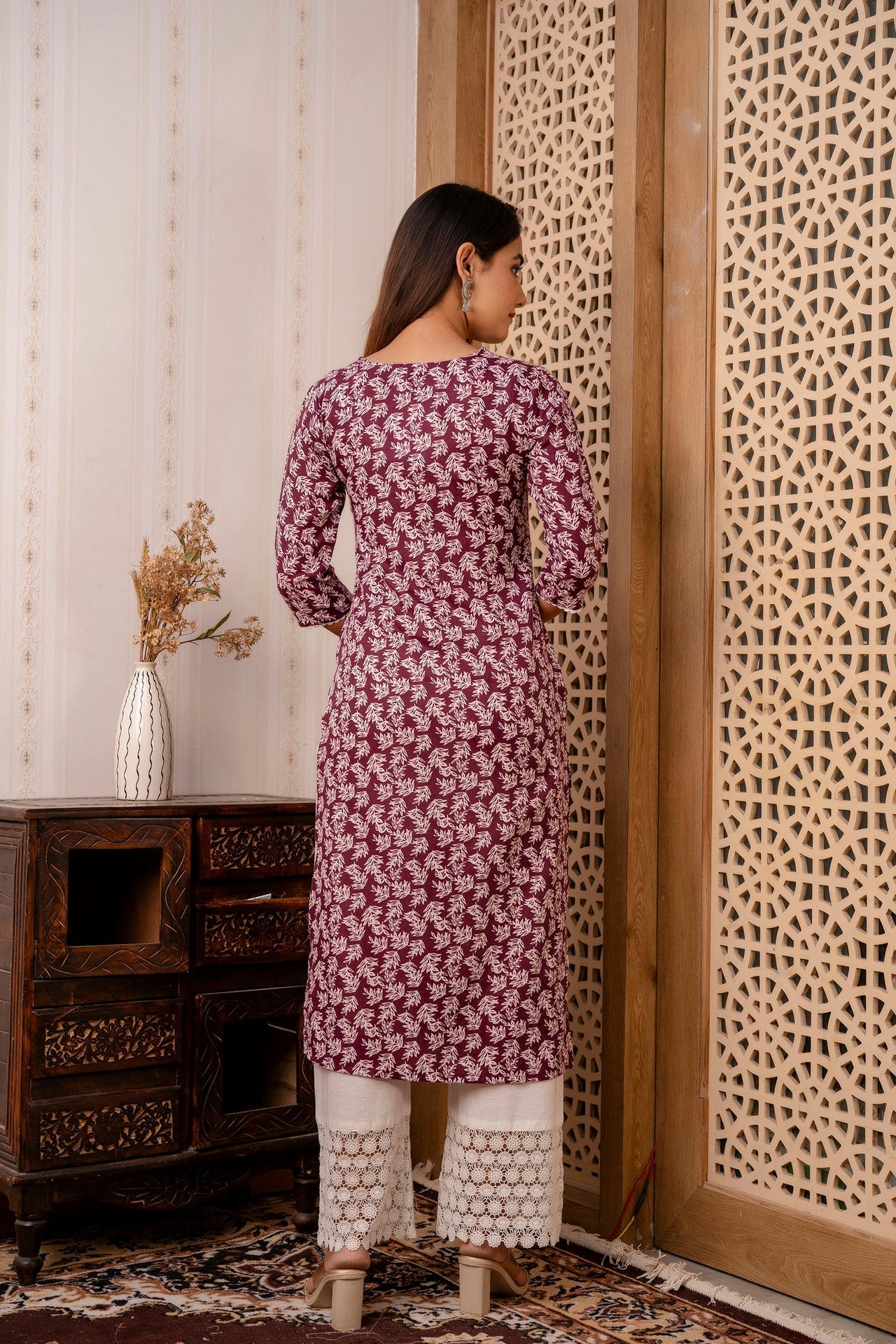 Women Purple Printed Straight Kurta with Three Quarter Sleeves - Rasiya