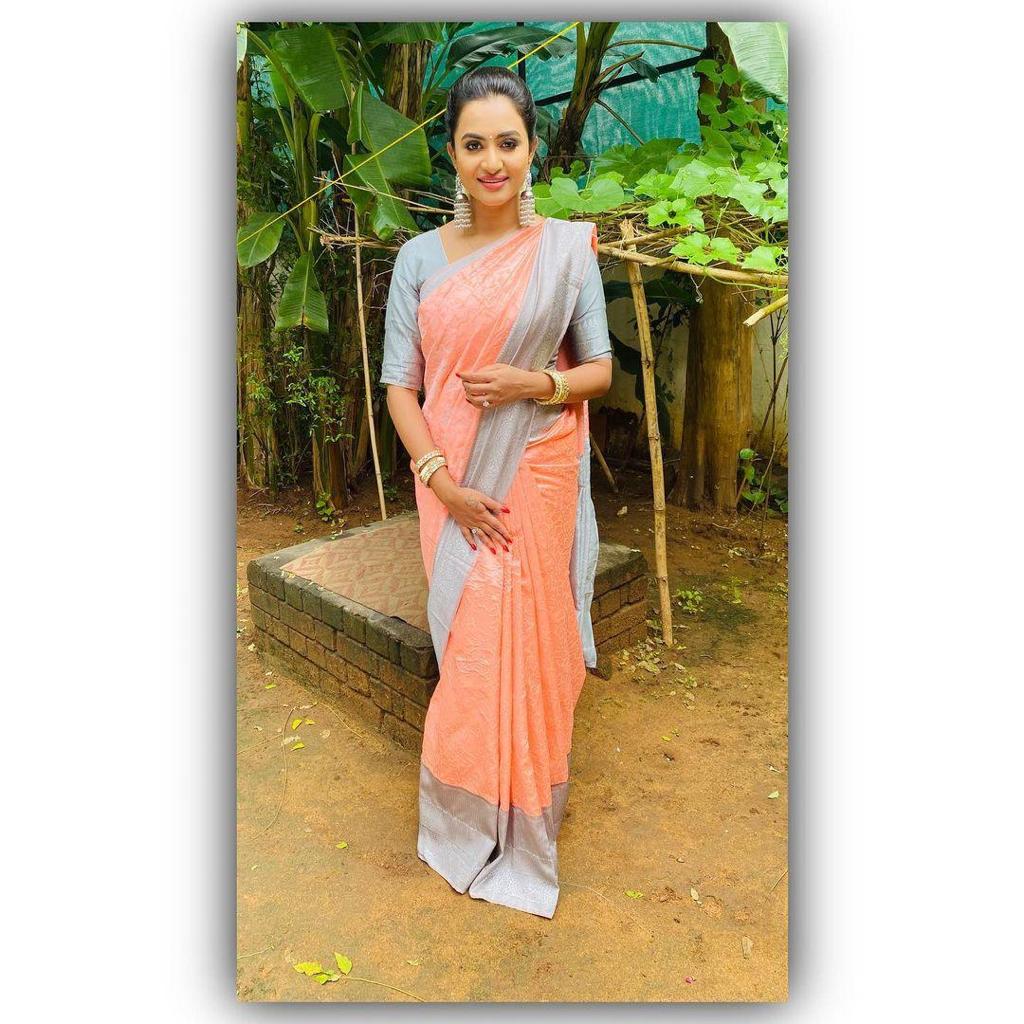 NOZ2TOZ Jacquard Lichi Silk Peach Saree With Unstitched Blouse Piece - Distacart