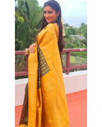 Thumbnail for NOZ2TOZ Jacquard Lichi Silk Green Saree With Unstitched Blouse Piece - Distacart