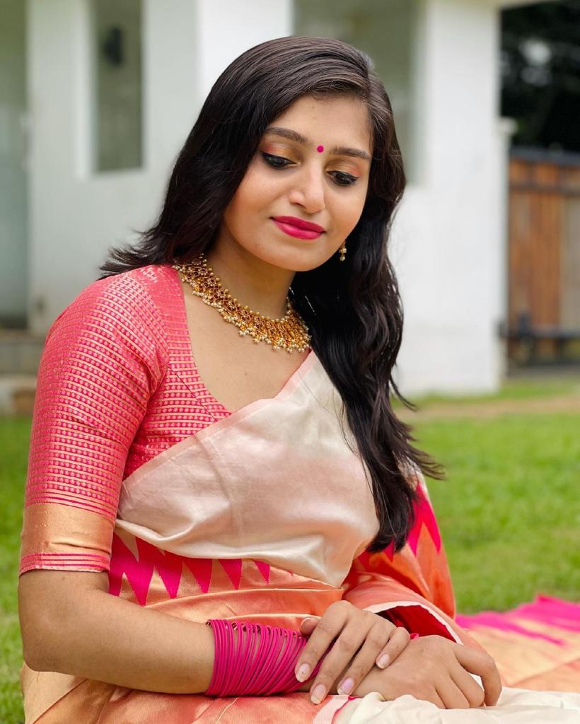 NOZ2TOZ Jacquard Lichi Silk Cream Saree With Unstitched Blouse Piece - Distacart