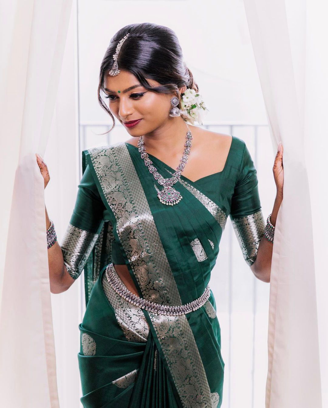NOZ2TOZ Jacquard Lichi Silk Green Saree With Unstitched Blouse Piece - Distacart