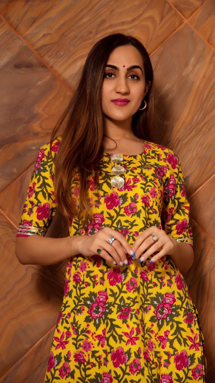 NOZ2TOZ Women Floral Printed Knee Length Elbow Length Sleeves Round Neck Kurti And Palazzo Set With Net Dupatta - Mustard - Distacart