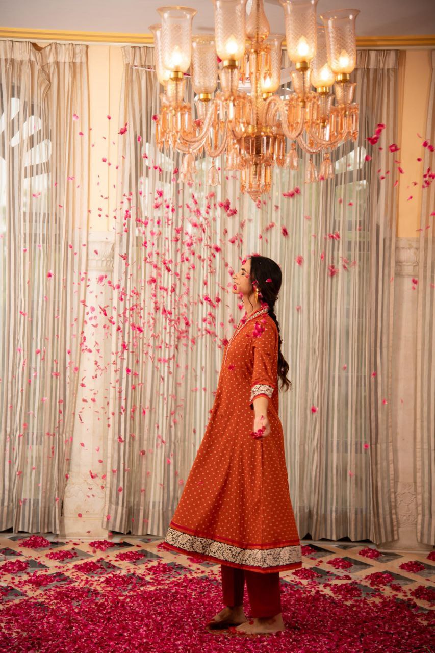 NOZ2TOZ Women's Printed Knee Length V Neck Rayon Kurti And Pant Set - Orange - Distacart