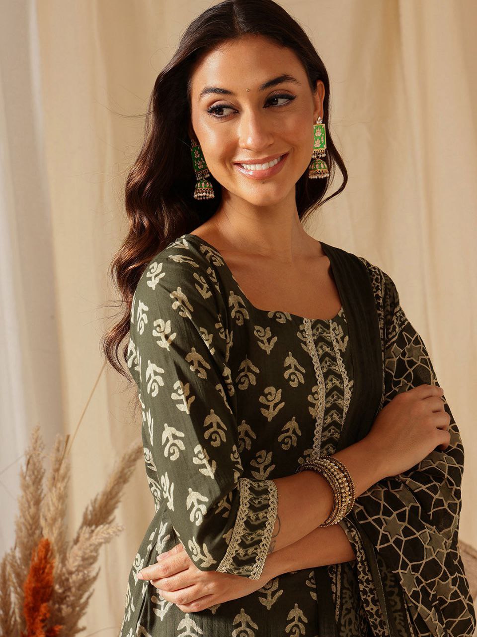 NOZ2TOZ Women Floral Printed Knee Length V Neck Kurti And Pant Set With Cotton Dupatta - Green - Distacart