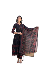 Thumbnail for NOZ2TOZ Women Flared Floral Printed Anarkali Kurti And Pant Set With Printed Dupatta - Black - Distacart