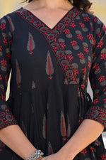 Thumbnail for NOZ2TOZ Women Flared Floral Printed Anarkali Kurti And Pant Set With Printed Dupatta - Black - Distacart