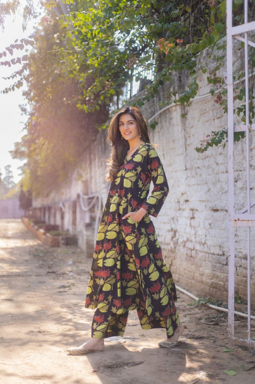 NOZ2TOZ Floral Printed Calf Length V Neck Kurti And Palazzo Set For Women - Black - Distacart