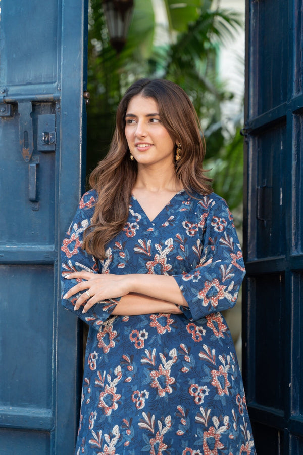 NOZ2TOZ Floral Printed V Neck Rayon Kurta And Pant Set For Women - Blue - Distacart