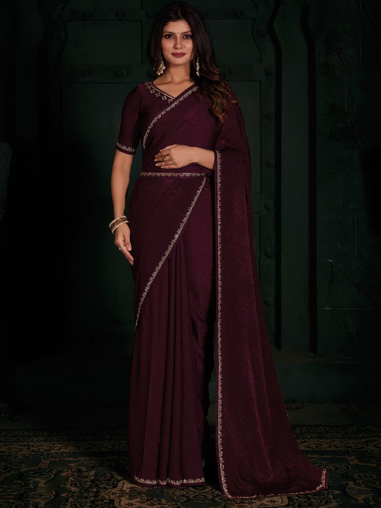 NOZ2TOZ Women's Velvet Magenta Embellished Designer Saree With Blouse Piece