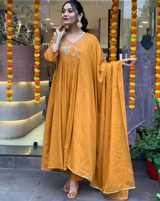 Lyush Women Viscose Chanderi Kurta With Pant And heavy Embroidery Dupatta Set - Orange