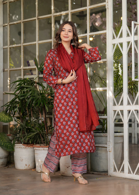 Lyush Women's Pure Cotton Printed Straight Kurta with Pant And Dupatta Sets - Maroon