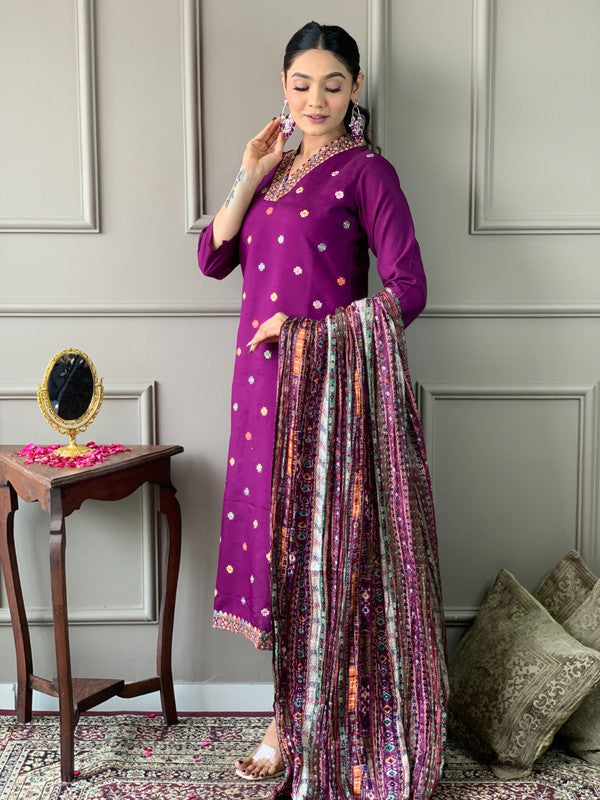 Lyush Women Viscose Chanderi Kurta With Pant And heavy embroidery Dupatta Set - Purple