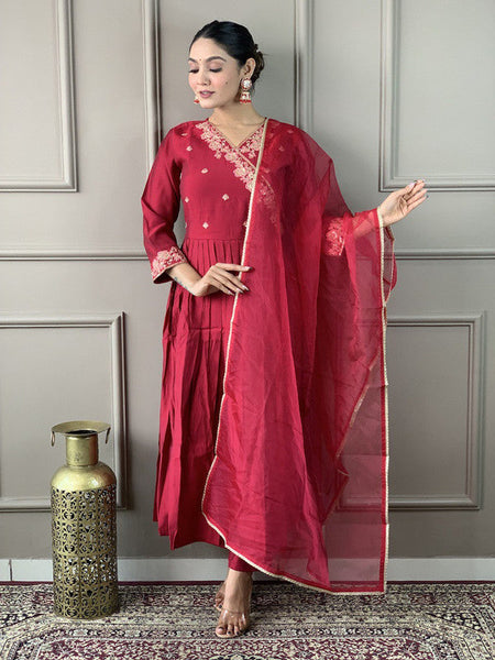 Lyush Women's Red Viscose Chanderi Embroidered Straight Kurta with Pant And Dupatta Sets