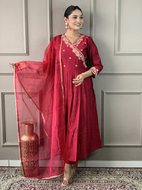 Thumbnail for Lyush Women's Red Viscose Chanderi Embroidered Straight Kurta with Pant And Dupatta Sets