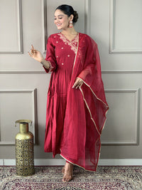Thumbnail for Lyush Women's Red Viscose Chanderi Embroidered Straight Kurta with Pant And Dupatta Sets