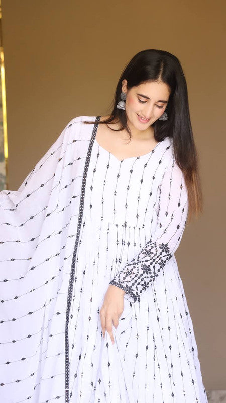 Lyush Women's White Faux Georgette Embroidered Anarkali Kurta Pant With Dupatta