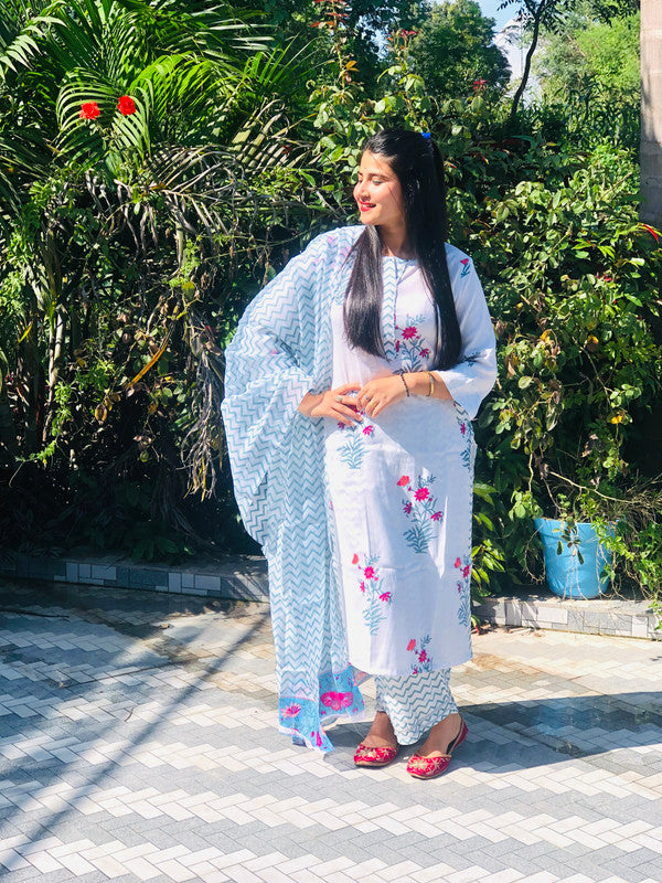 Lyush Women's White Cotton Floral Printed Kurta Palazzo Set With Dupatta