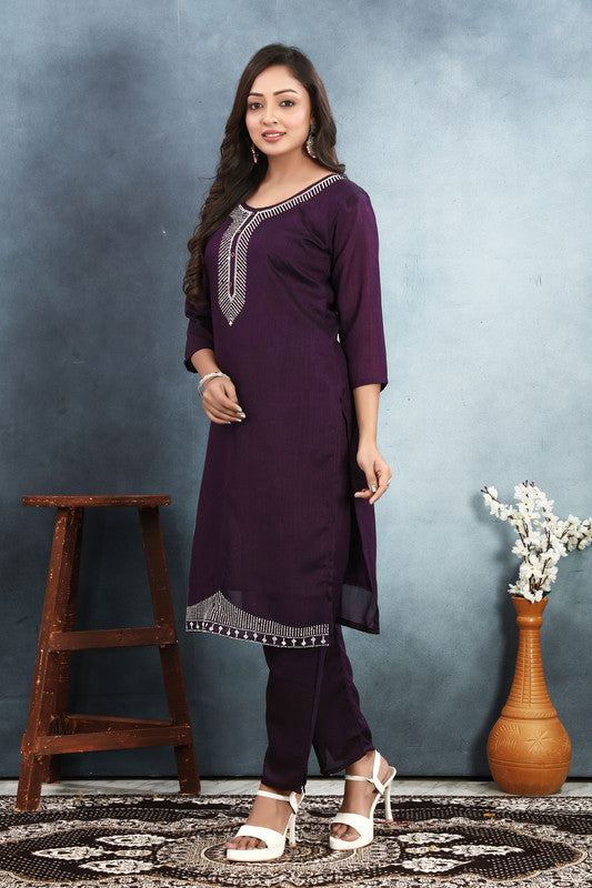 Lyush Women's Purple Vichitra Straight Kurta with Pant