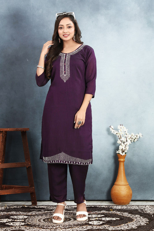 Lyush Women's Purple Vichitra Straight Kurta with Pant