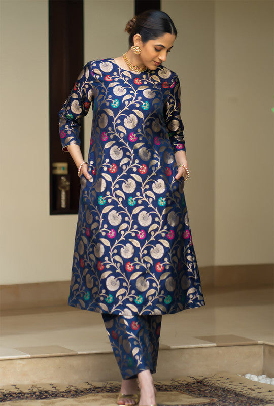 Lyush Women's Navy Blue jacquard Silk Woven Straight Kurta Pant With Dupatta