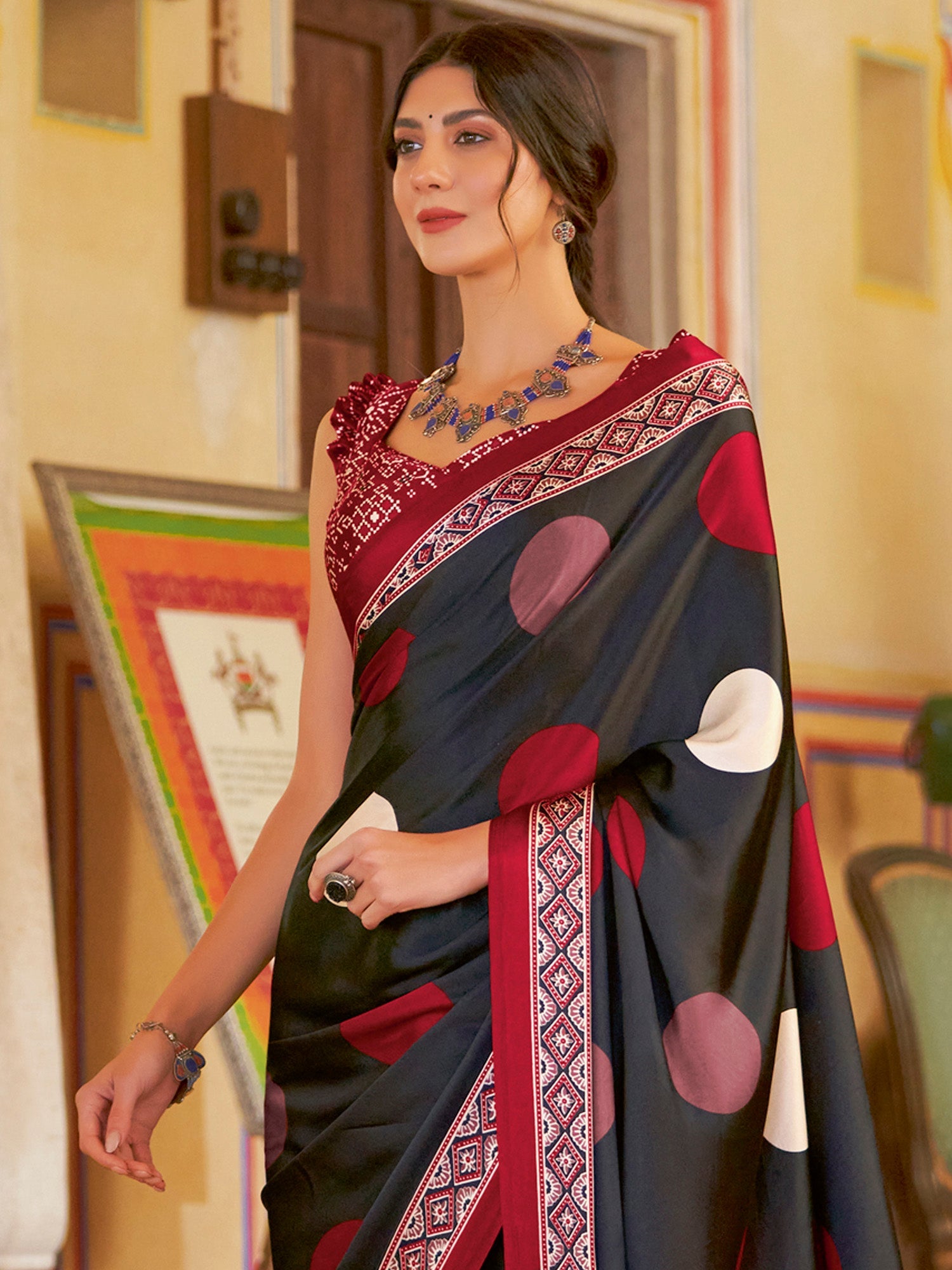 NOZ2TOZ Women's Crepe Black Printed Designer Saree With Blouse Piece - Distacart