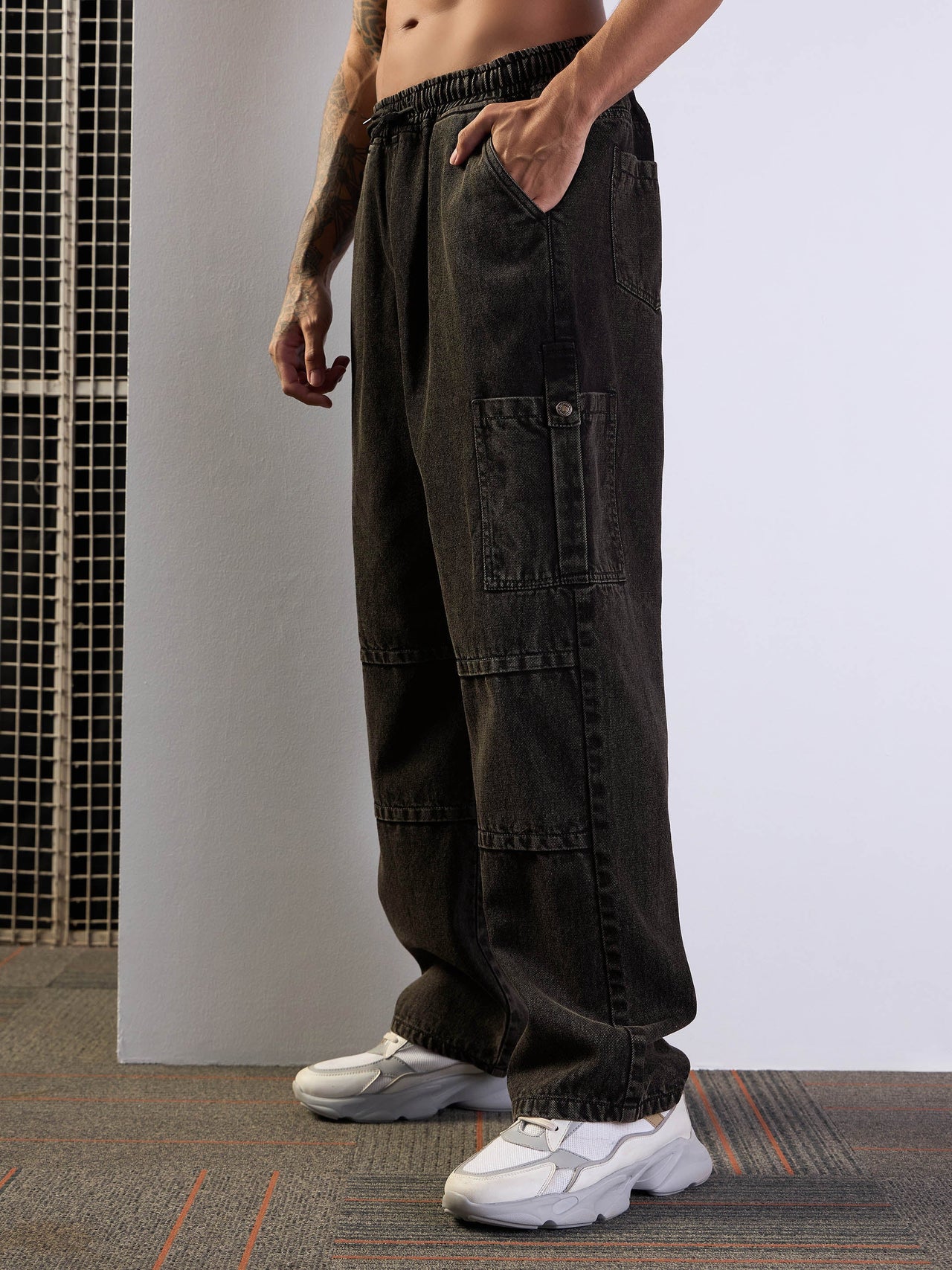 Lyush Men Black Front Detail Baggy Cargo Jeans