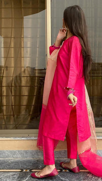 Thumbnail for Lyush Women's Pink Viscose Chanderi Embroidery Straight Kurta Pant With Dupatta