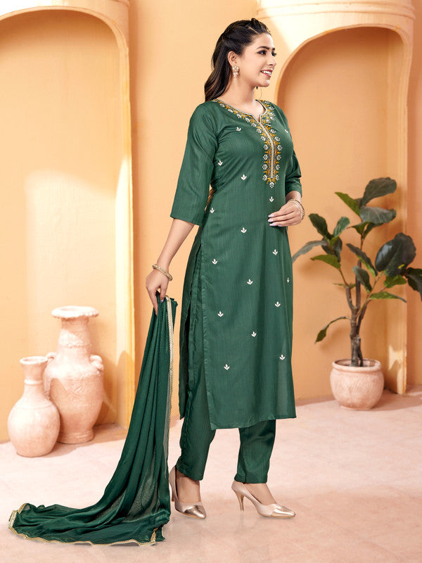 Lyush Women's Green Rayon Embroidery Straight Kurta Pant With Dupatta