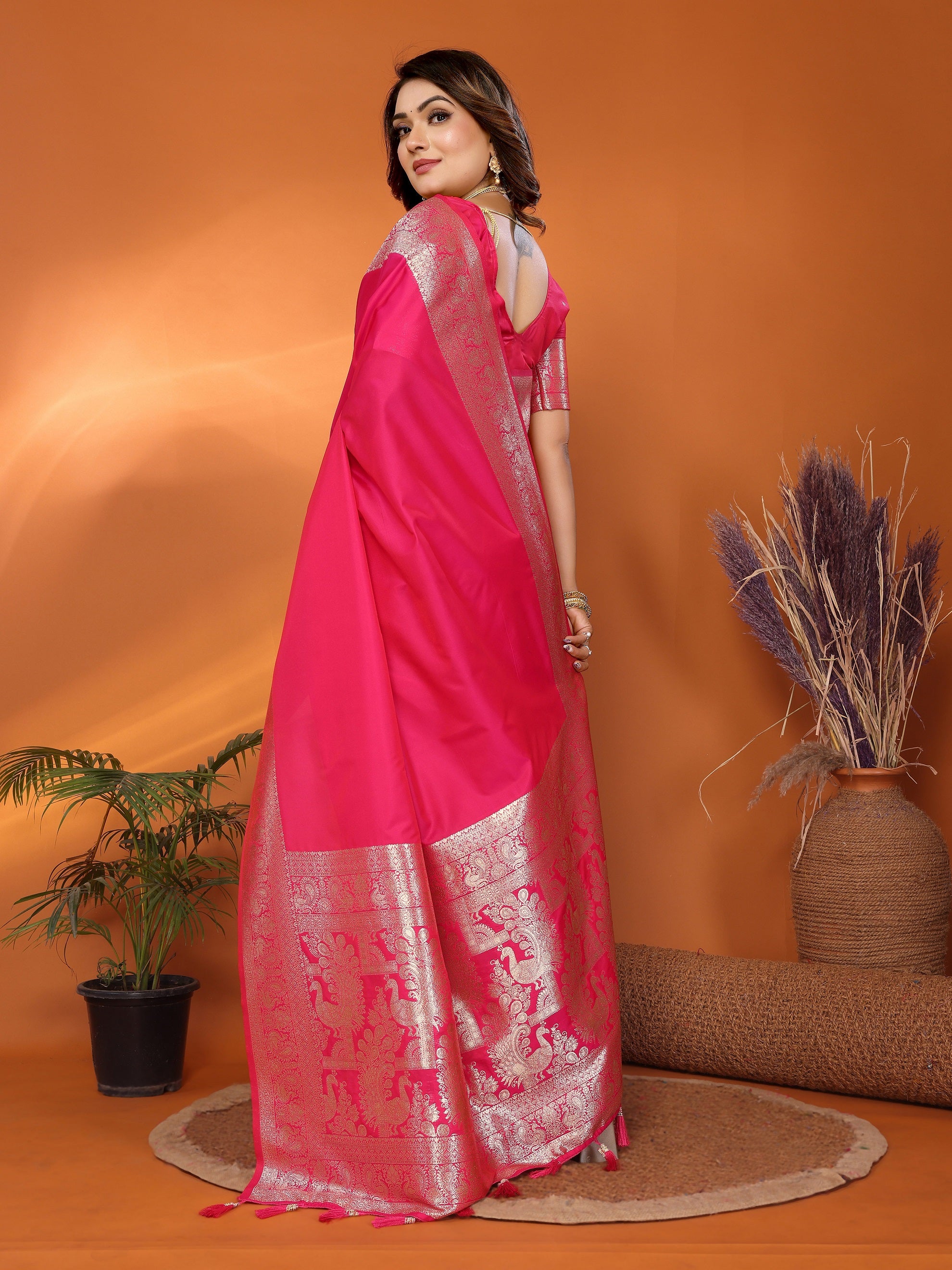 Vedant Vastram Soft Litchi Silk Banarasi Silk Saree - Magenta - Distacart