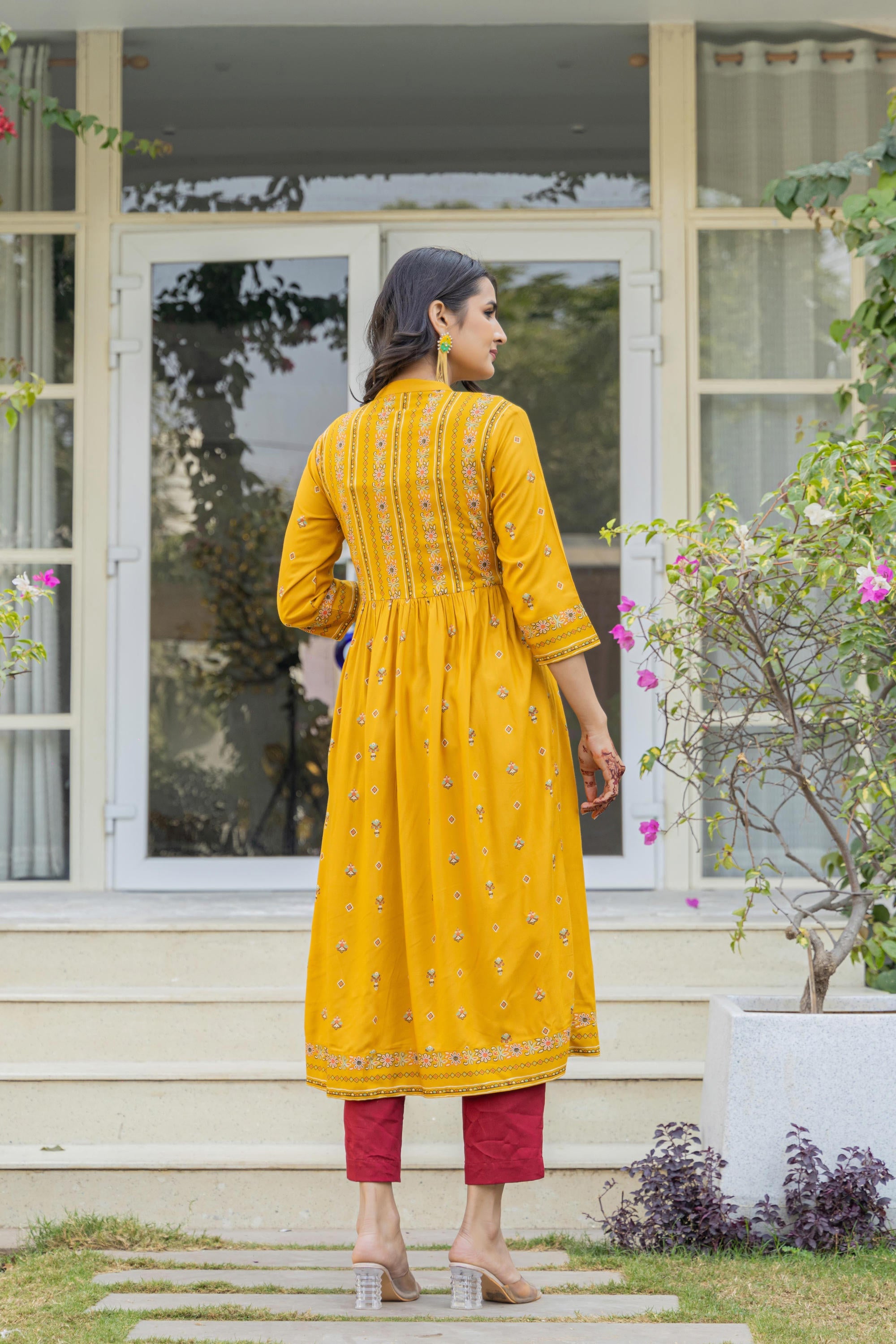 Juniper Women's Mustard Floral Printed Cotton Kurta With Thread Work & Lace - Distacart