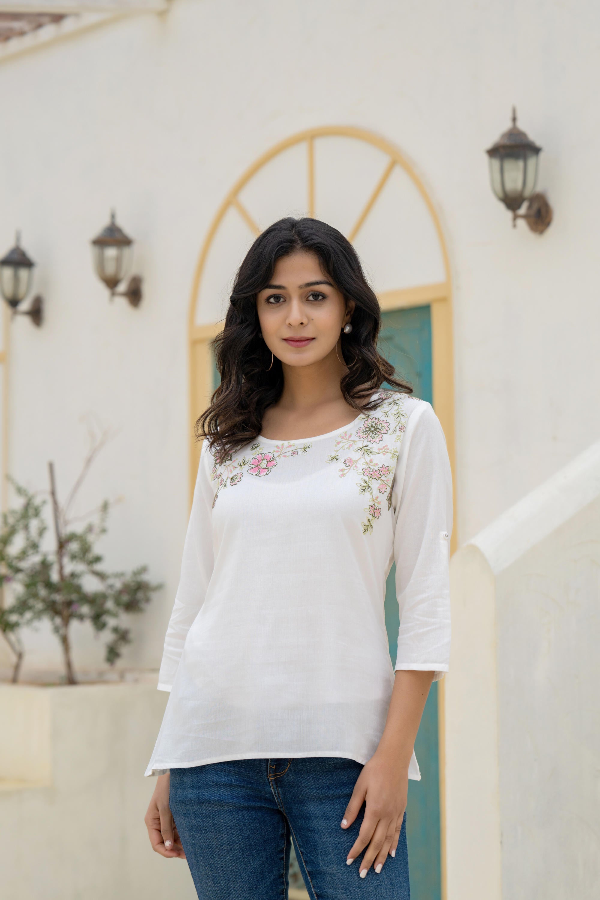 Juniper White Solid Viscose Tunic With Thread Work - Distacart