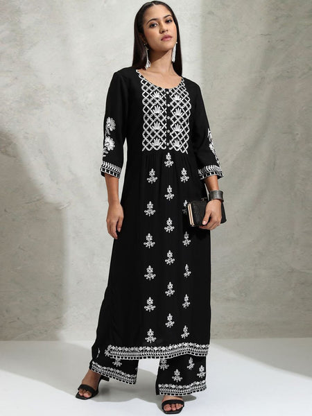 Vishudh Black Floral Embroidered Straight Kurta with Palazzo - Distacart