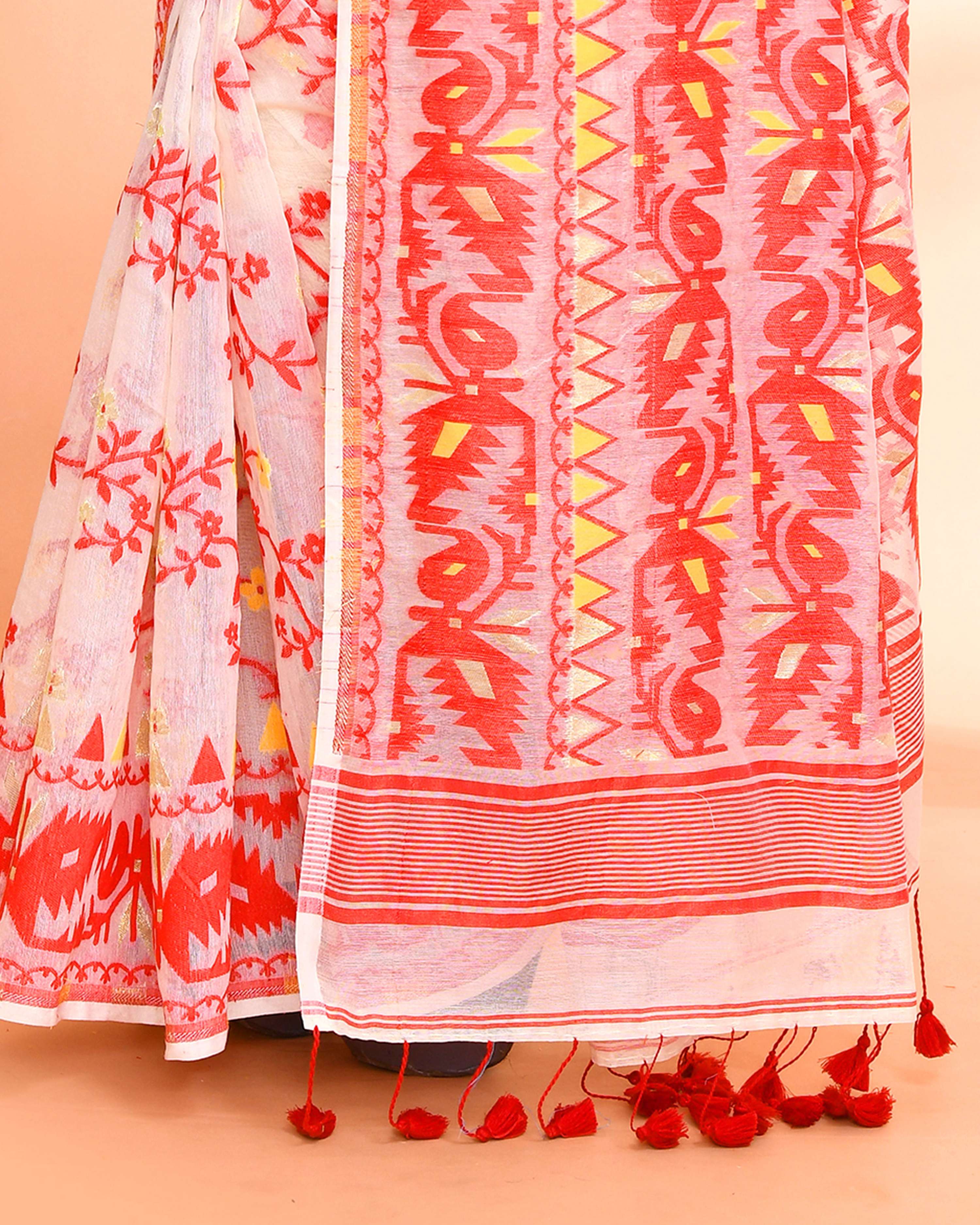 Piyari Fashion Women's Off White Red Cotton Silk Jamdani Saree