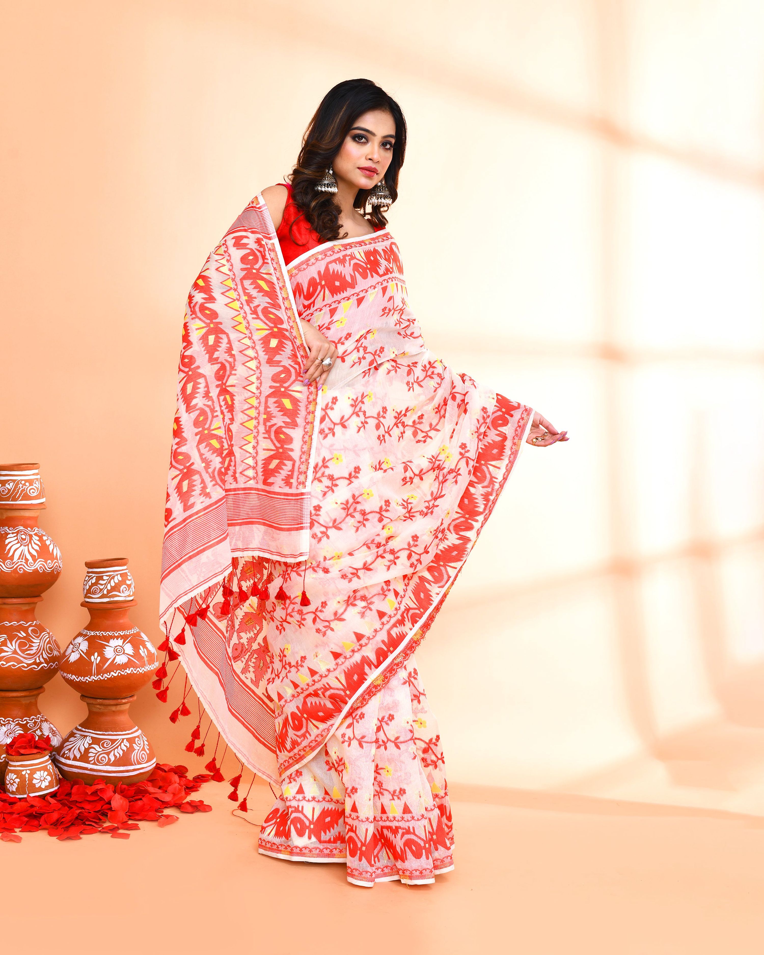 Piyari Fashion Women's Off White Red Cotton Silk Jamdani Saree