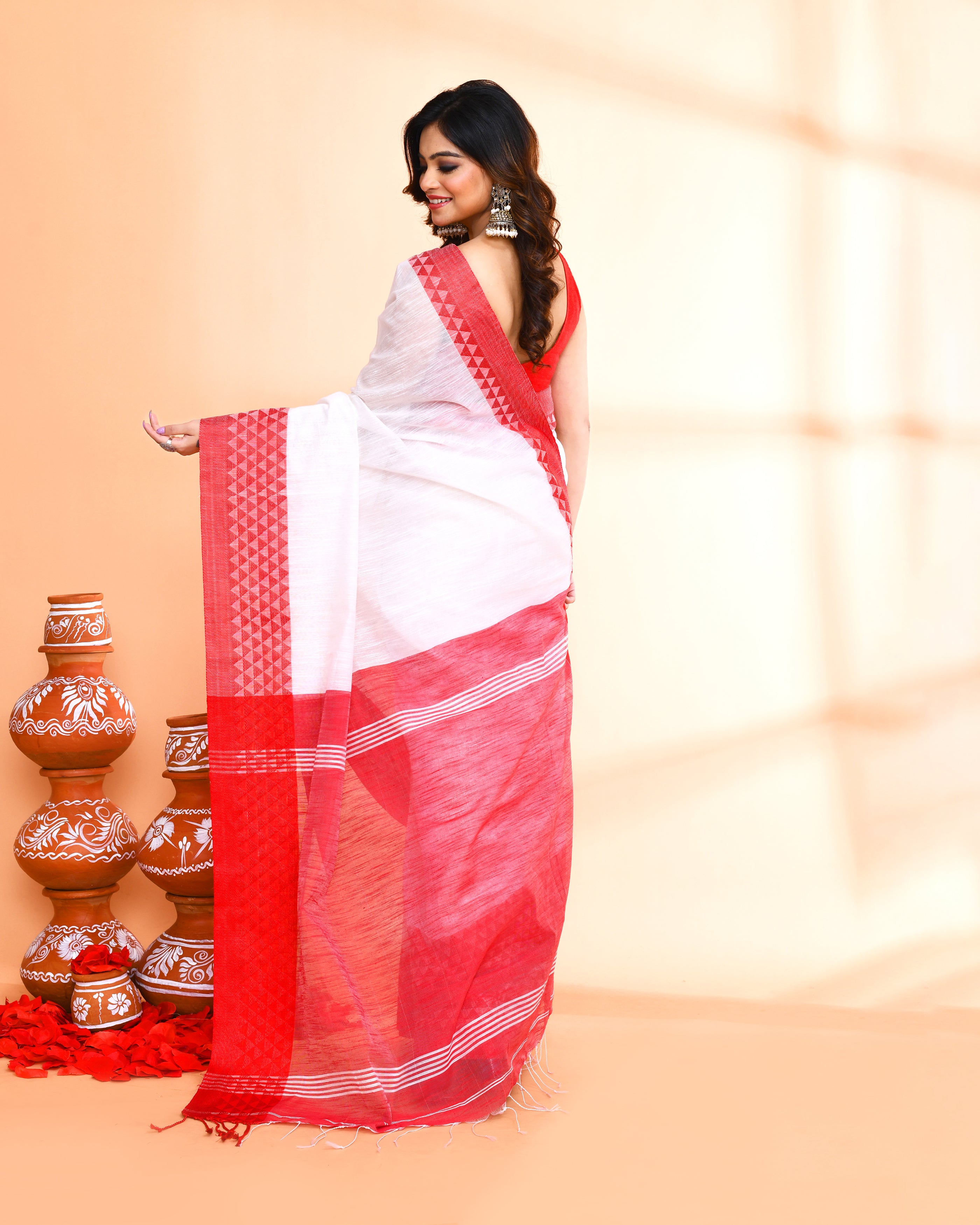 Piyari Fashion Women`s Cotton Silk White Handloom Saree With Blouse
