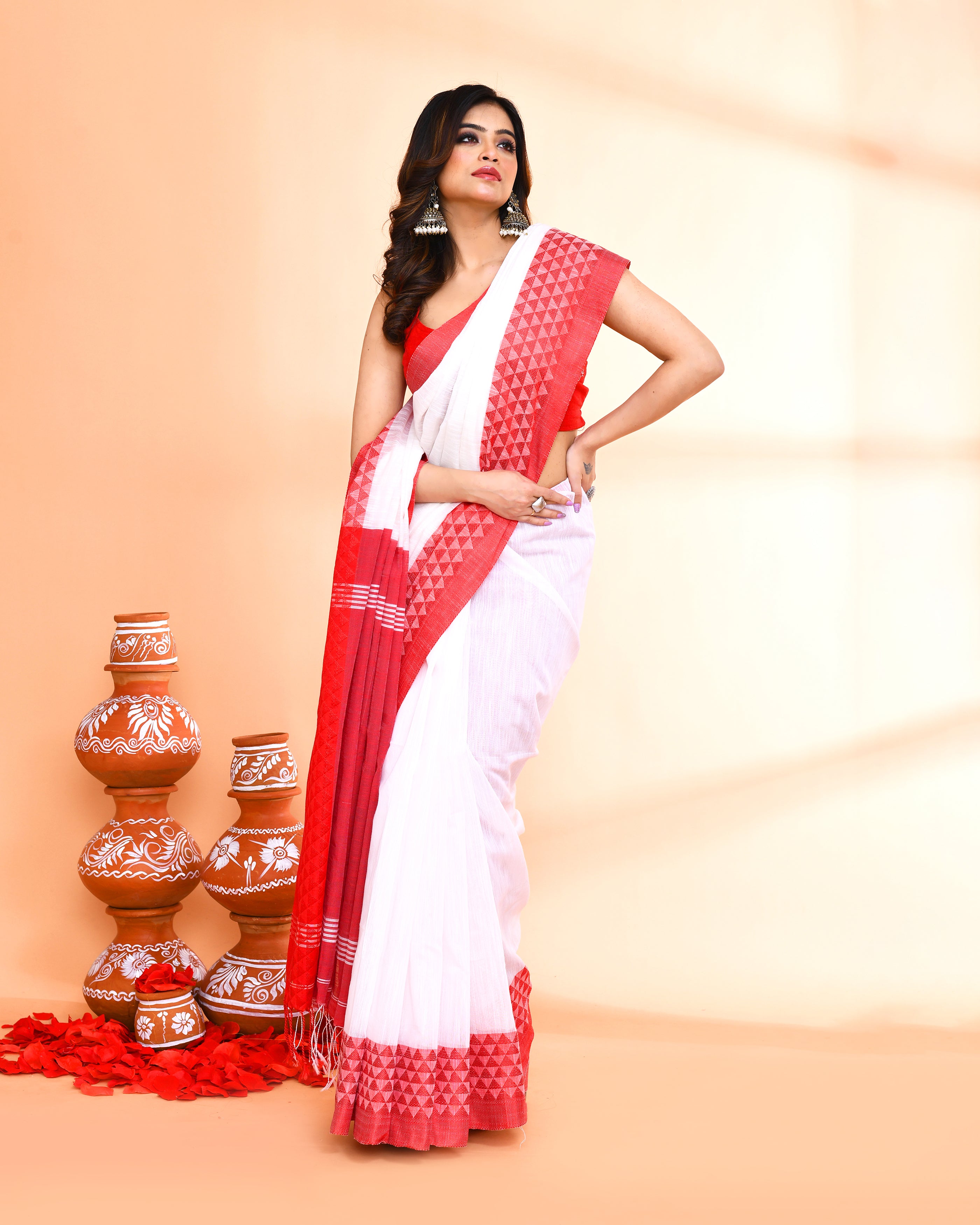 Piyari Fashion Women`s Cotton Silk White Handloom Saree With Blouse