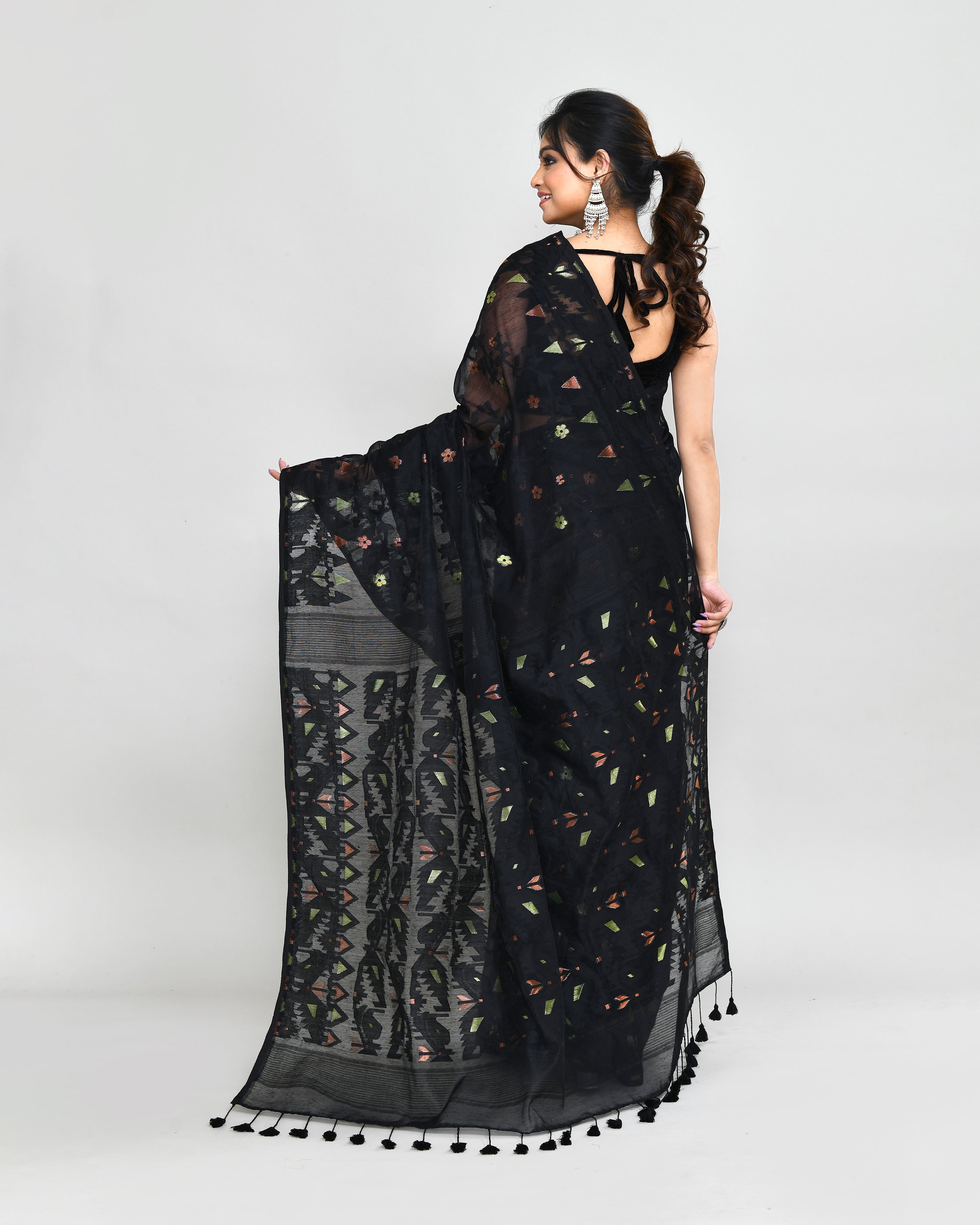 Piyari Fashion Women's Black Cotton Silk Jamdani Saree With Tassels